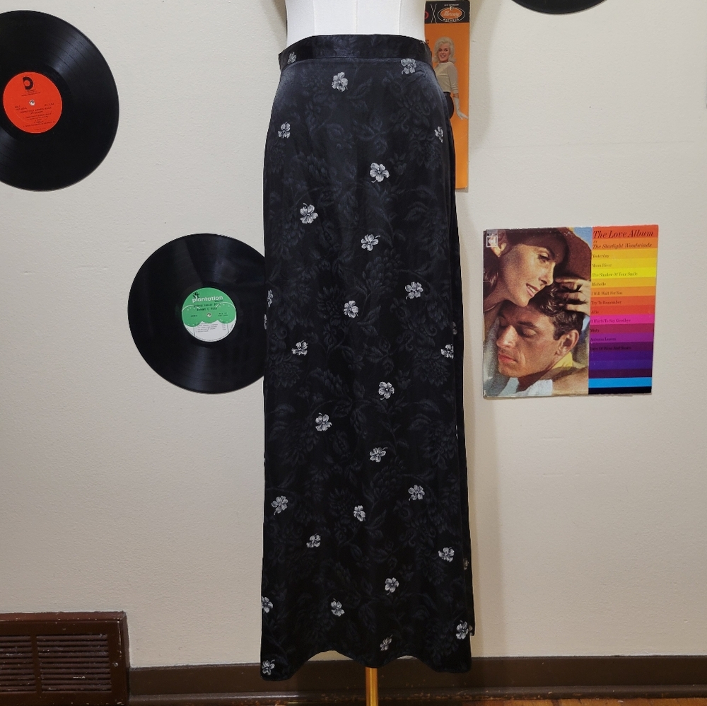 35th & 10th | Vintage Black Satin Floral Skirt
